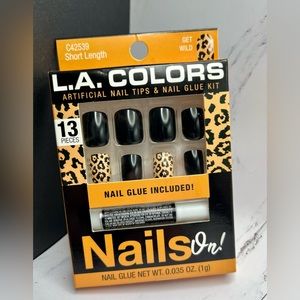 L.A. COLORS Get Wild Fake Nails